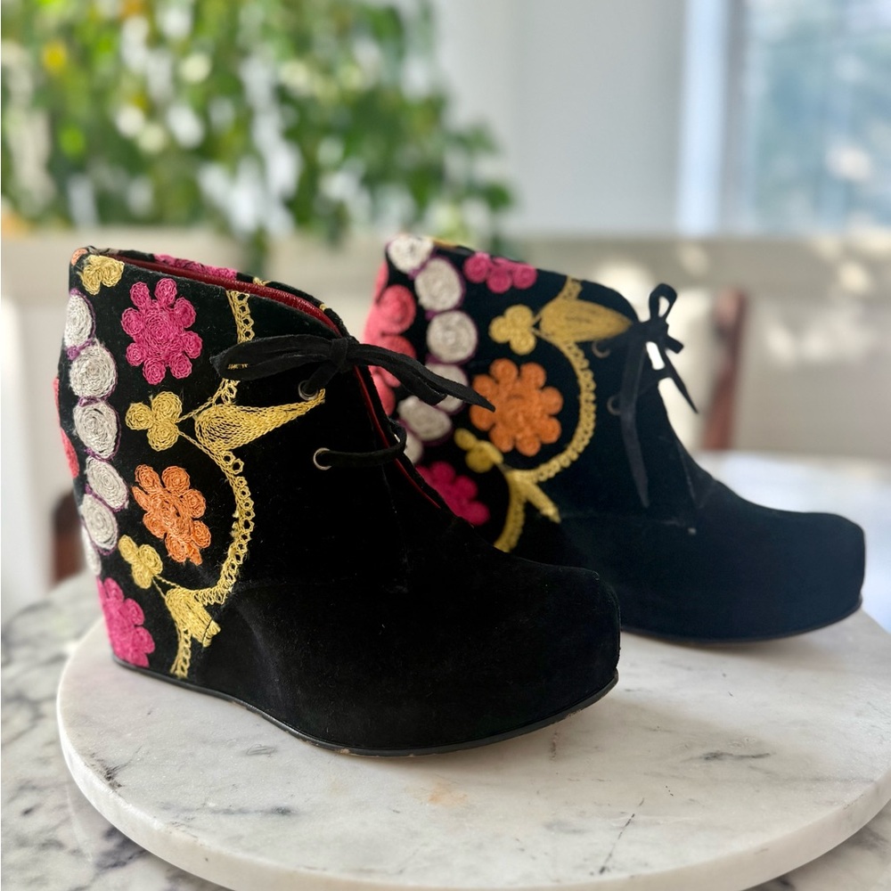Floral Embroidered Black Wedge Boots